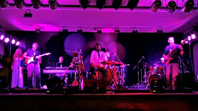 Indivia_on_stage_01