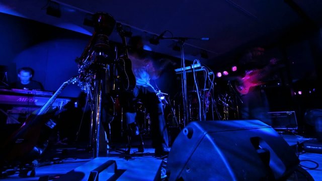 Indivia_on_stage_15