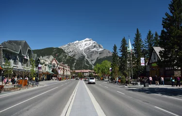 Deurstickers Main Street, Banff © loricarol