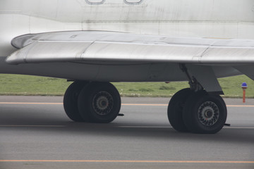旅客機のタイヤ