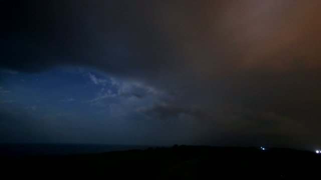Incoming_storm_2