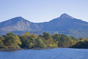 秋の桧原湖からの磐梯山
