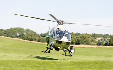 Fototapeta na wymiar Hubschrauber im Einsatz
