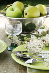 Summer table setting
