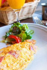 omelet with ham
