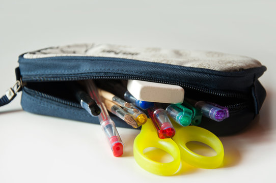 trousse d'&eacute;colier