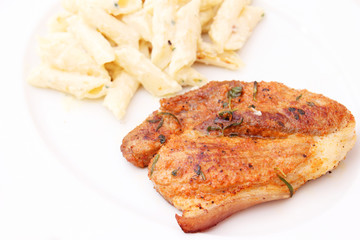 Nackensteak mit Nudelsalat