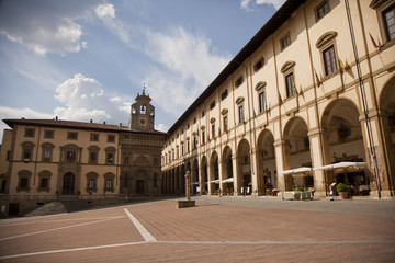 Arezzo, Piazza Grande, fraternita dei laici
