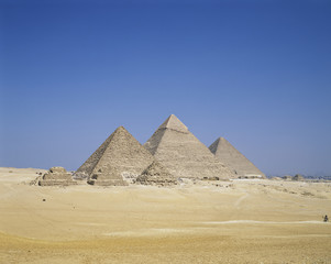 三大ピラミッド
