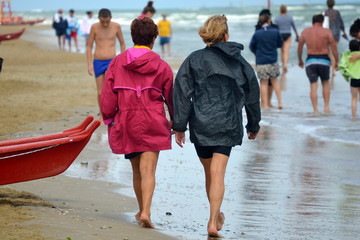 passeggiando sulla spiaggia