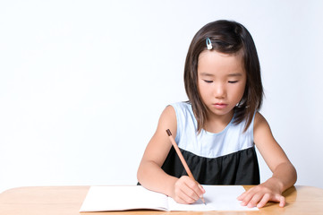 Naklejka premium 勉強する女の子