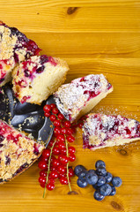 Johannisbeeren-Heidelbeere Kuchen
