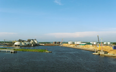 Fototapeta na wymiar Industrial view at the Daugava river.