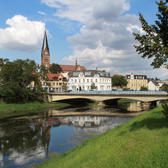 Fototapeta na wymiar Bodebrücke in Staßfurt im Salzlandkreis
