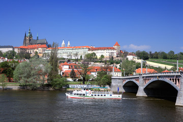 Obraz premium Panorama of Prague from the river