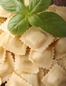 ravioli et basilic