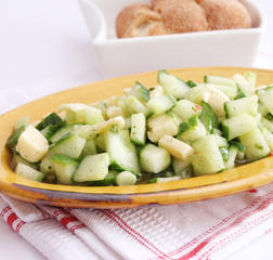 Gurkensalat mit Käse