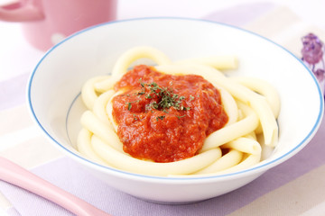 Nudeln mit Tomatensauce