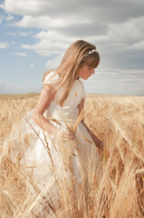 Obraz premium girl wearing first communion dress
