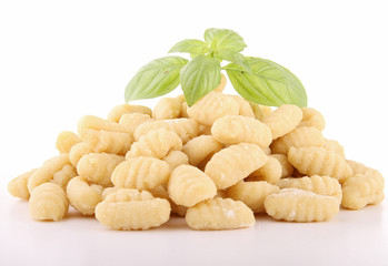 gnocchi sur fond blanc