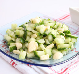 Gurkensalat mit Käse