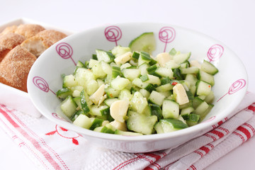 Gurkensalat mit Käse