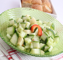 Gurkensalat mit Käse