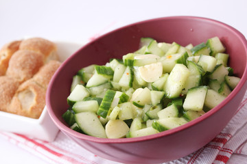 Gurkensalat mit Käse