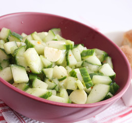 Gurkensalat mit Käse