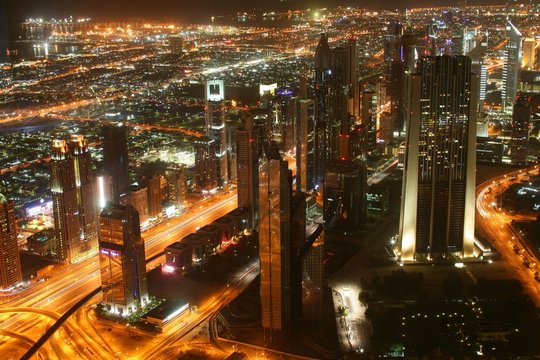 Dubai downtown por la noche