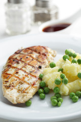 Chicken breast with mashed potato