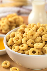 A bowl full of honey flavored cereal loops