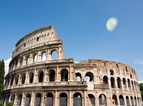 Famous Colosseum in Rome (Flavian Amphitheatre), Italia.