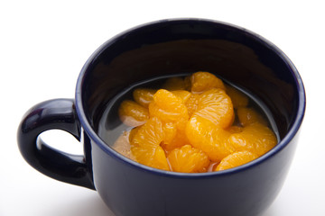 Mandarinen in der Tasse