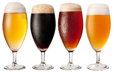 Fotobehang Vier glazen met verschillende bieren © volff