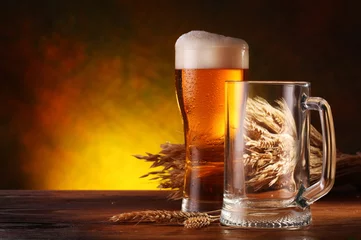 Crédence de cuisine en verre imprimé Bar Still Life with a draft beer