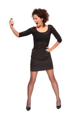 Braunhaarige Sekretärin mit Handy