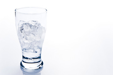 氷のはいったグラス