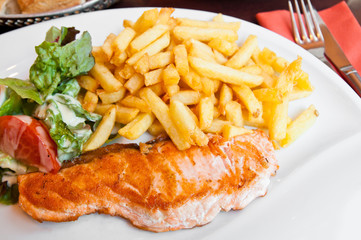 grilled salmon and lemon