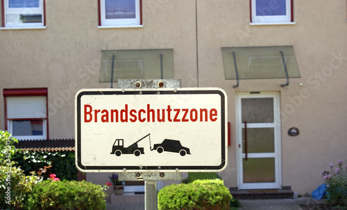 Was Kostet Parken In Brandschutzzone de.fotolia.com
