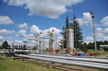 separators for separating gas