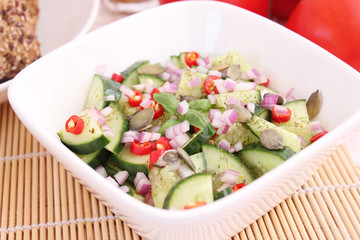 Gurkensalat mit Chili