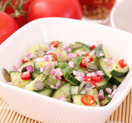 Gurkensalat mit Chili