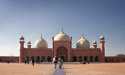 Prayer hall of Lahore mosque - obrazy, fototapety, plakaty