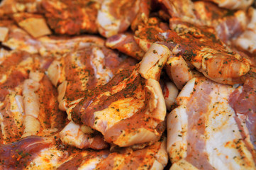 Grillfleisch - mariniert, gewürzt und roh