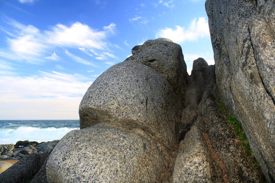 Rocas, mar y cielo