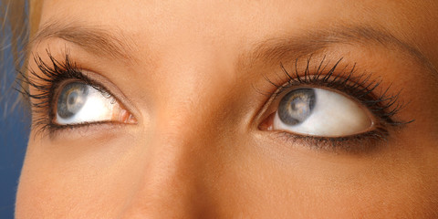 Augen einer jungen Frau