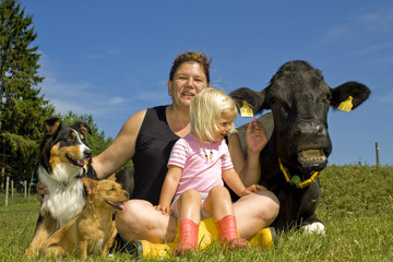 Mutter Tochter Bauernhof