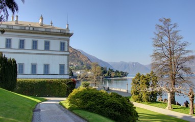 villa sur le lac de come