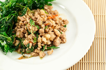 stir fried pork whit basil